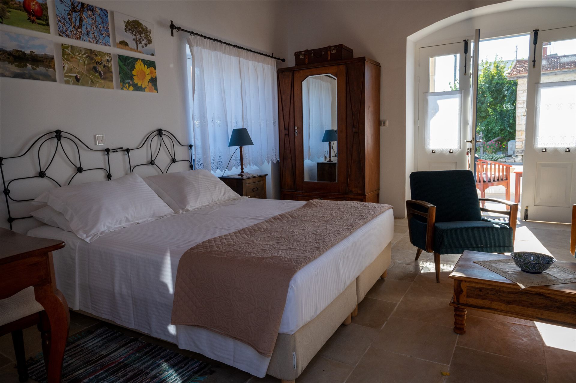 kafenes-room-1